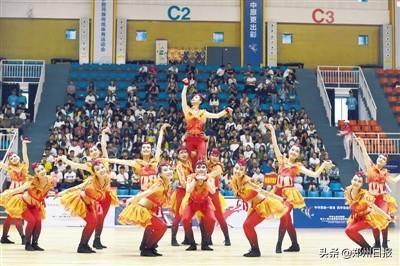 表演运动会班级解说词_运动会开幕式入场表演_运动会表演