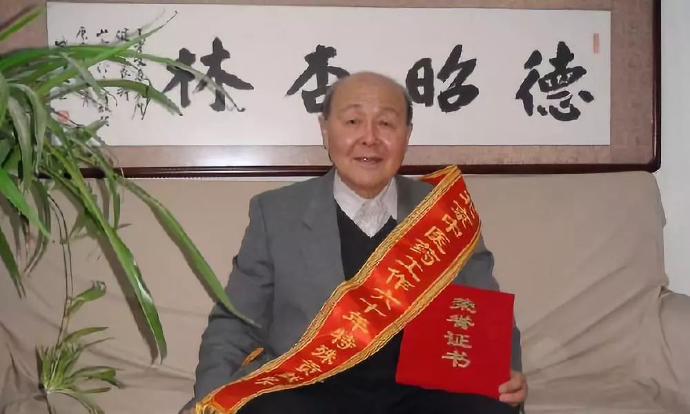 床上的健身操_床上怎么健身_床上健身操